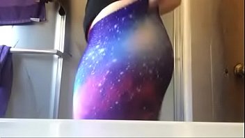 Big ass girl in leggins