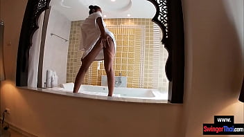 Thai amateur girlfriend dances before taking his big cock