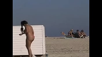 EW 19 - This Hotwife decided to flash her pussy at any voyeur she sees on the nude beach